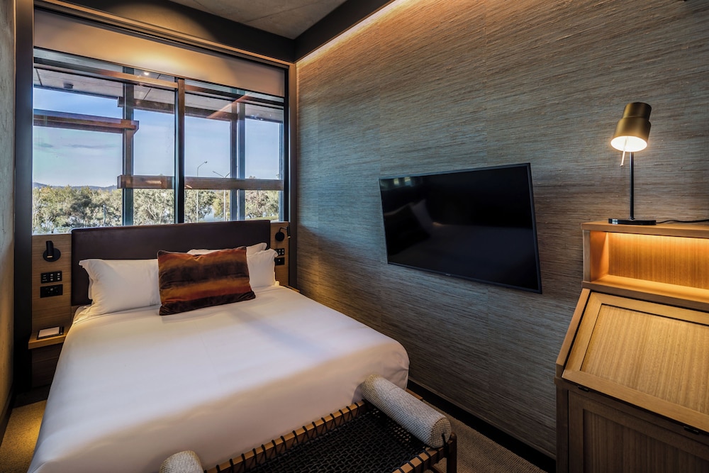 Ovolo Canberra photo 2