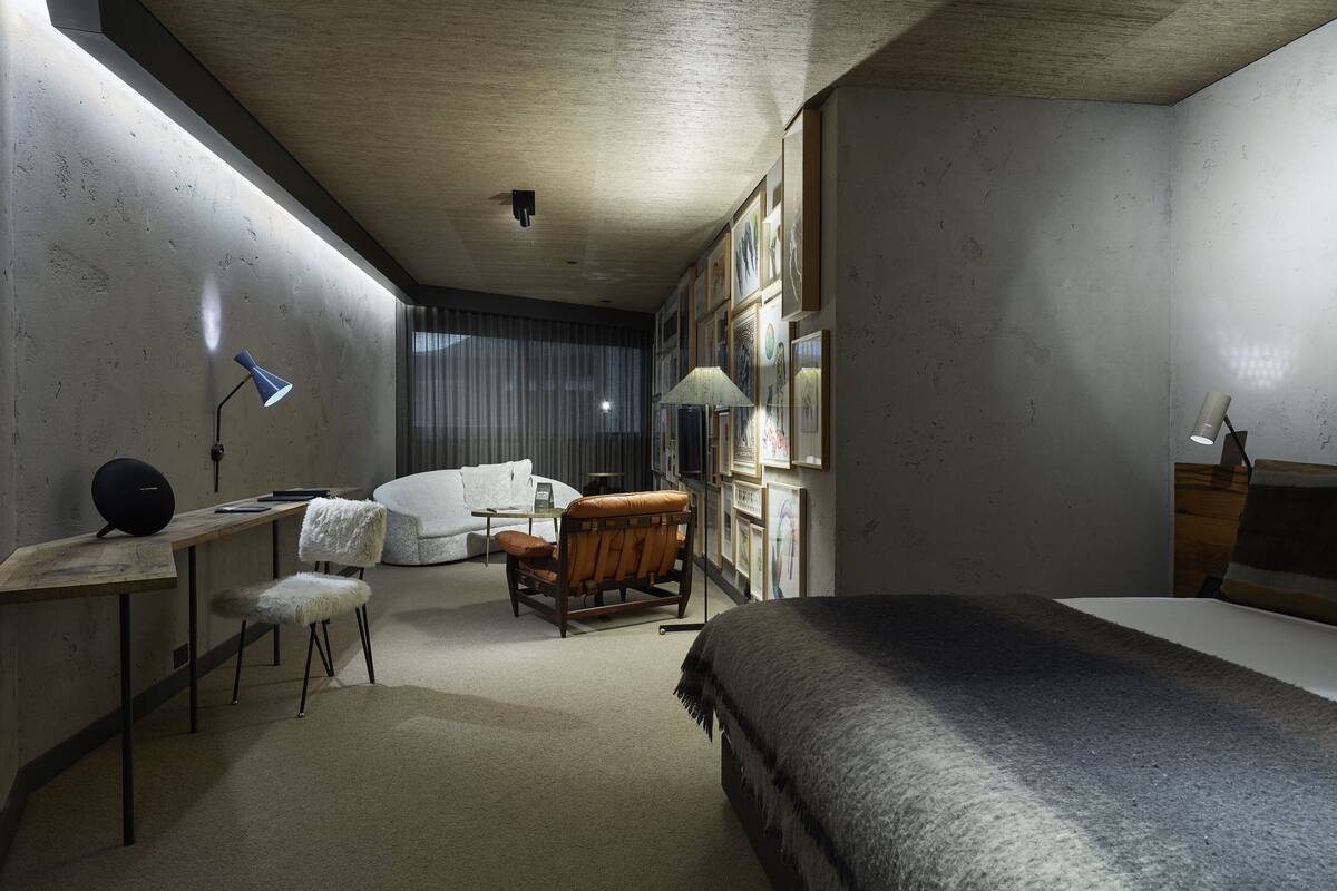 premium bedding, pillow-top beds, in-room safe, individually decorated