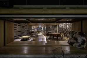 Lobby - Ovolo Canberra, a Wyndham Hotel (Canberra)