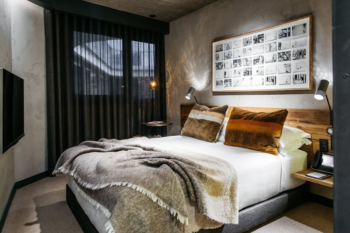 Cosy Atrium | Premium bedding, pillowtop beds, in-room safe, individually decorated