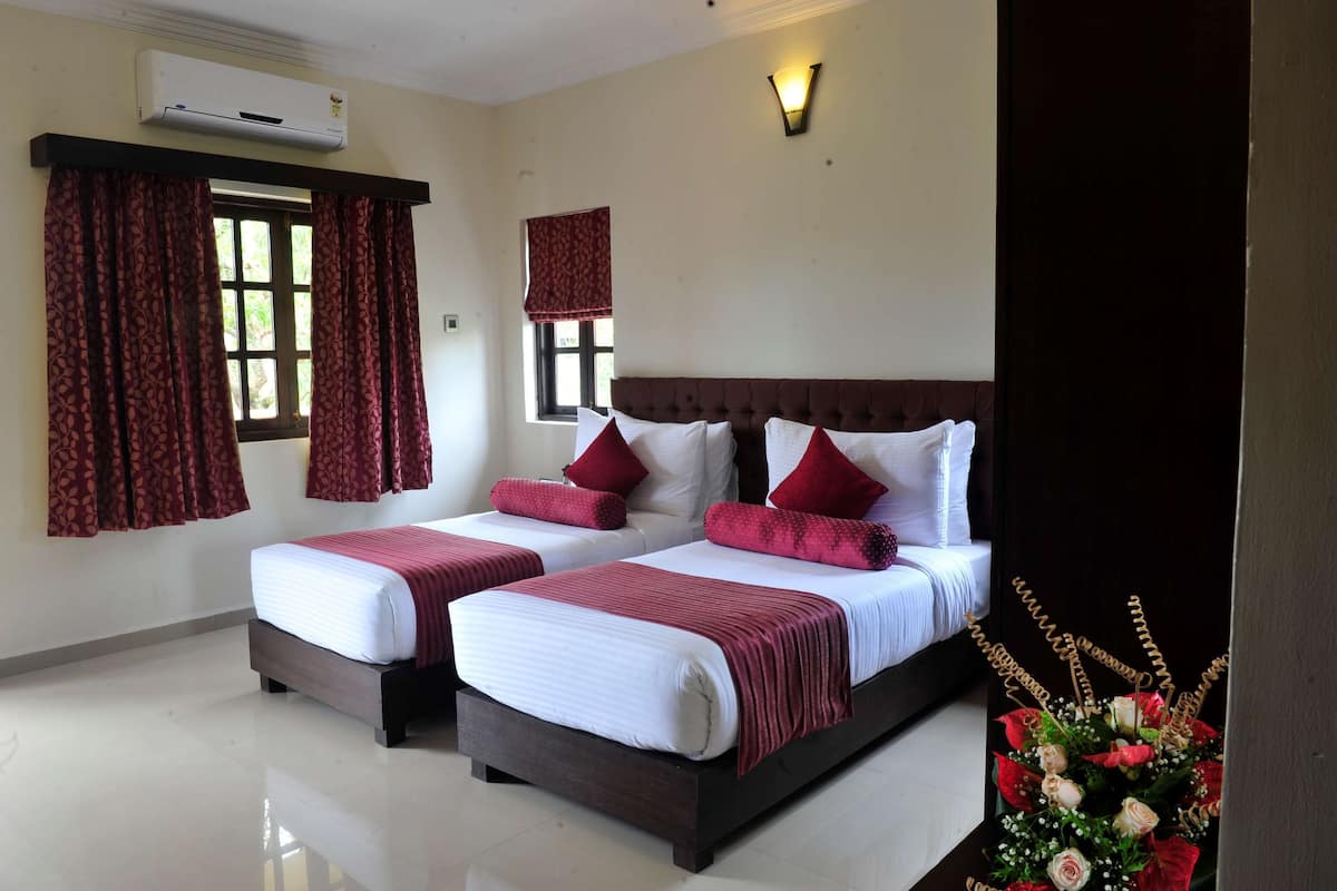 Apartment, Multiple Beds, Kitchen (Kitchen,2 Single, 1 King) | Down comforters, pillowtop beds, minibar, in-room safe