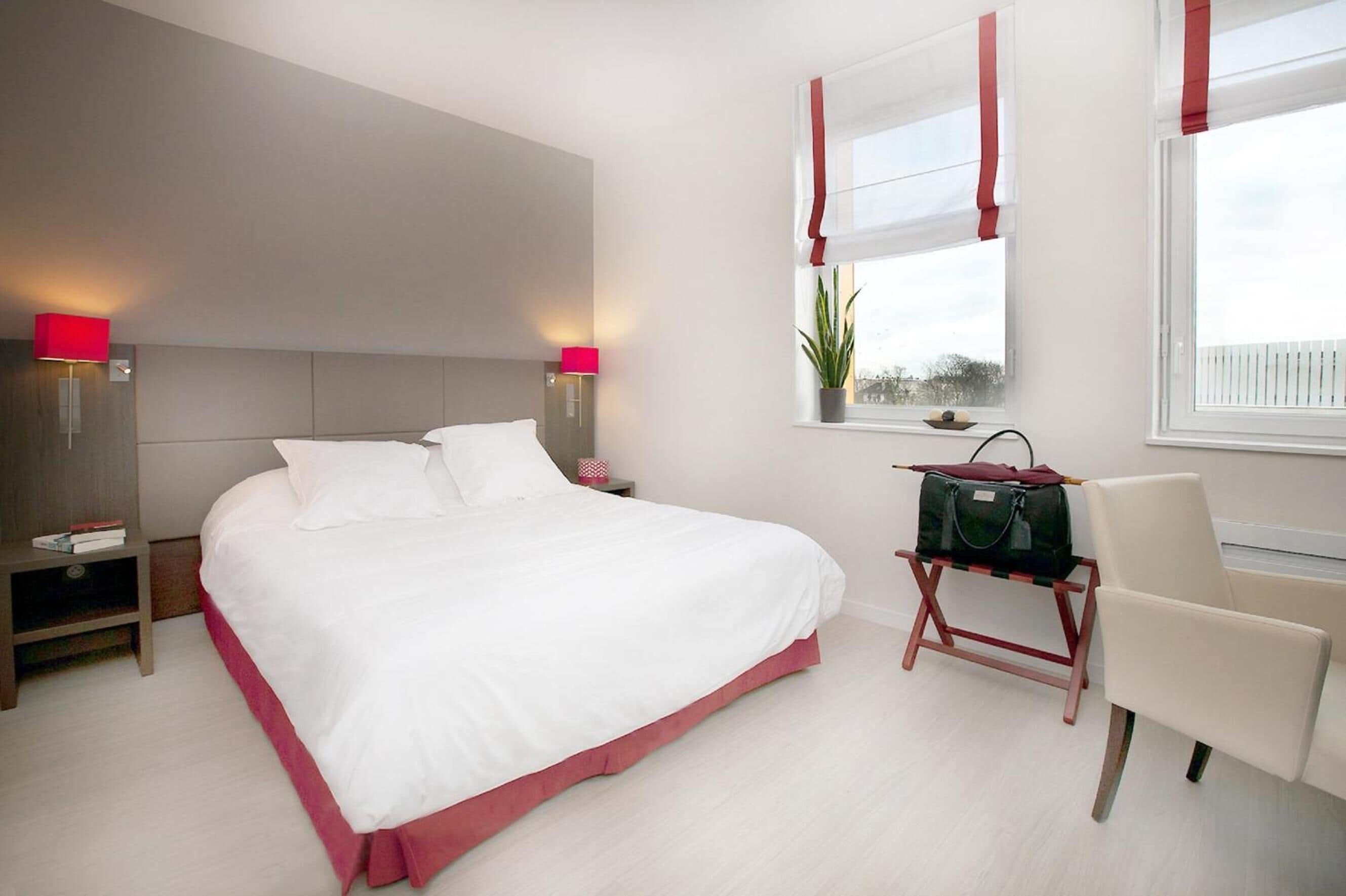 Bureau, chambres insonorisées, Wi-Fi gratuit, draps fournis