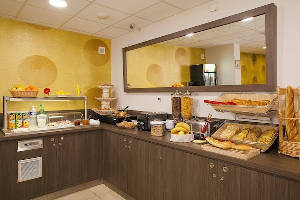 Daily buffet breakfast (EUR 16 per person)