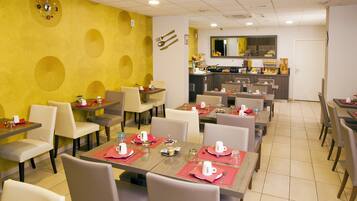 Daily buffet breakfast (EUR 16 per person)