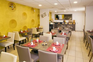 Daily buffet breakfast (EUR 16 per person)