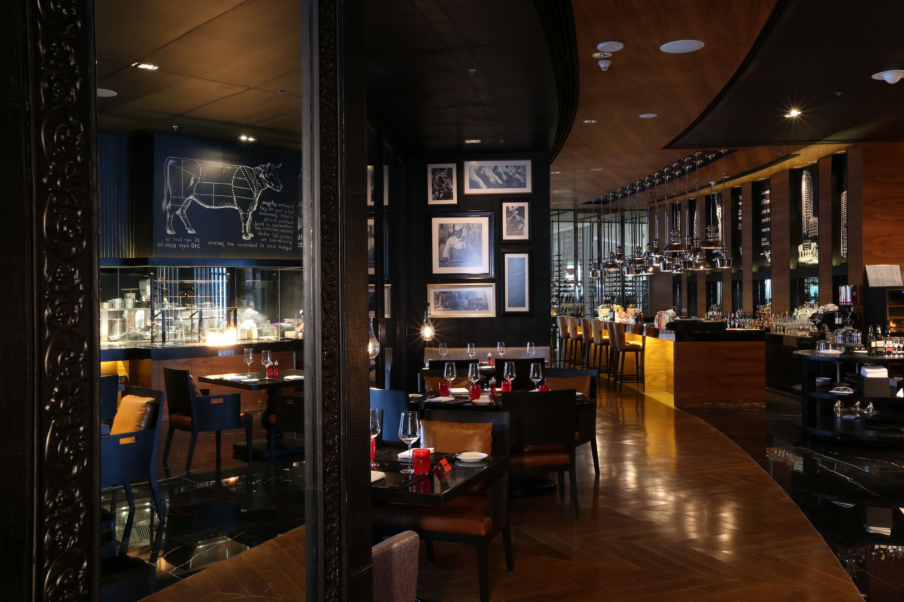 4 restaurants, breakfast, lunch, dinner served; international cuisine