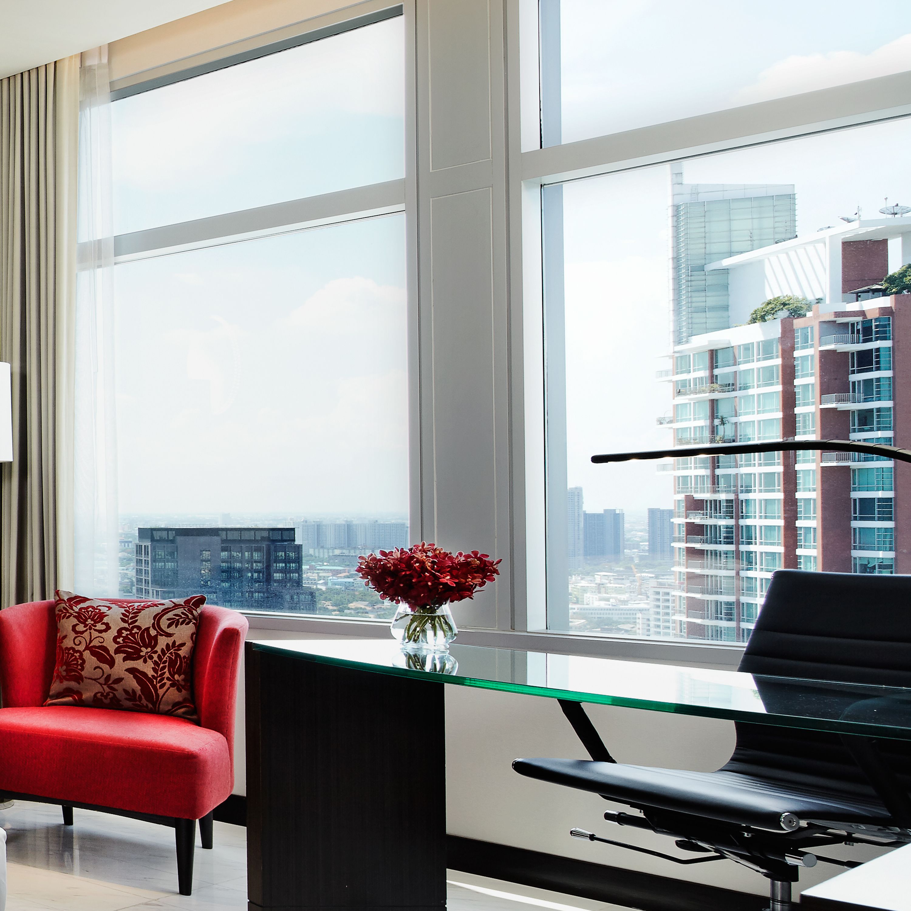 39-inch flat-screen tv with cable channels, tv