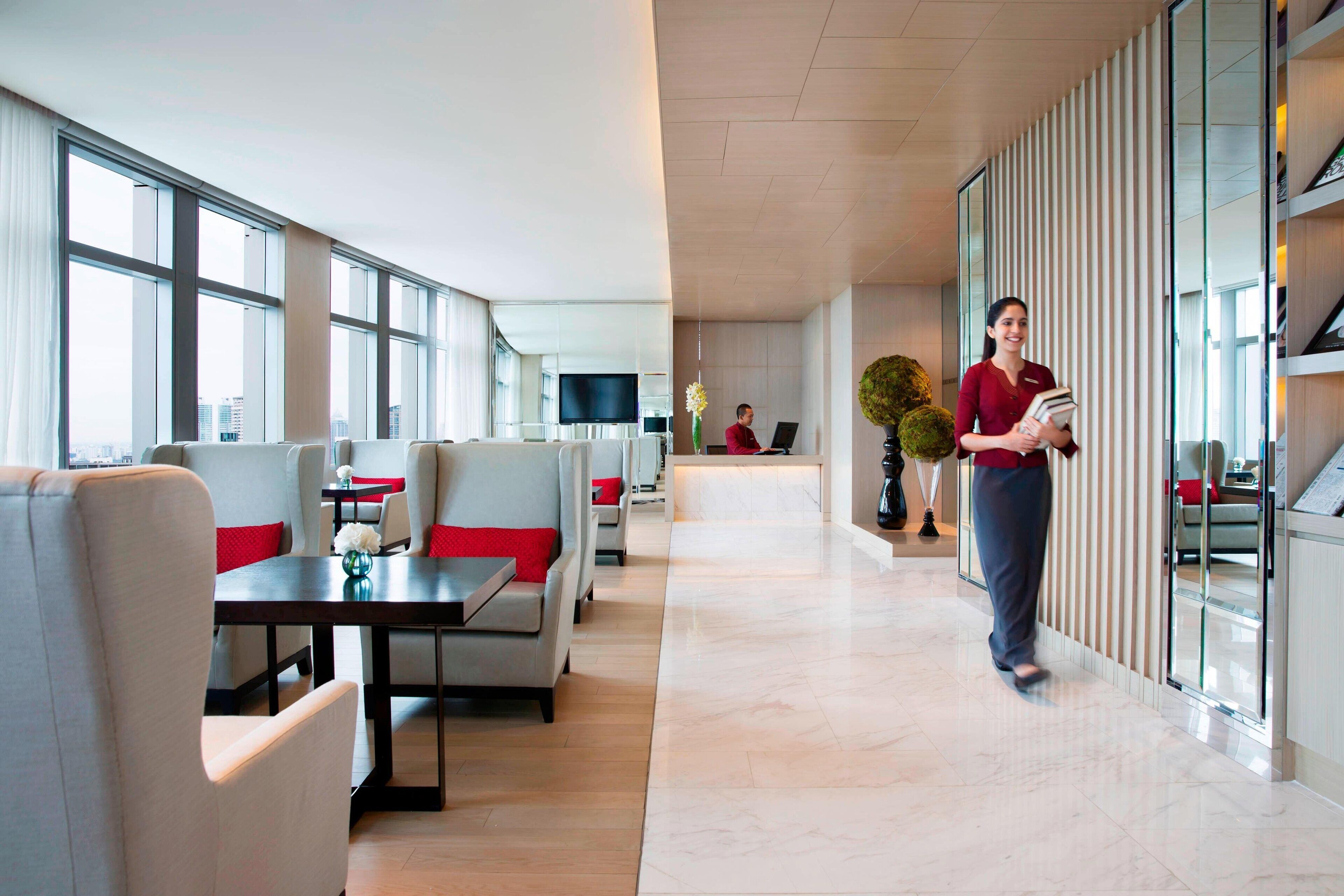 poolside views, serves lunch, dinner and happy hour