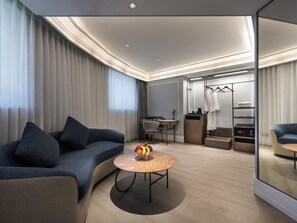 1 bedroom, minibar, in-room safe, iron/ironing board