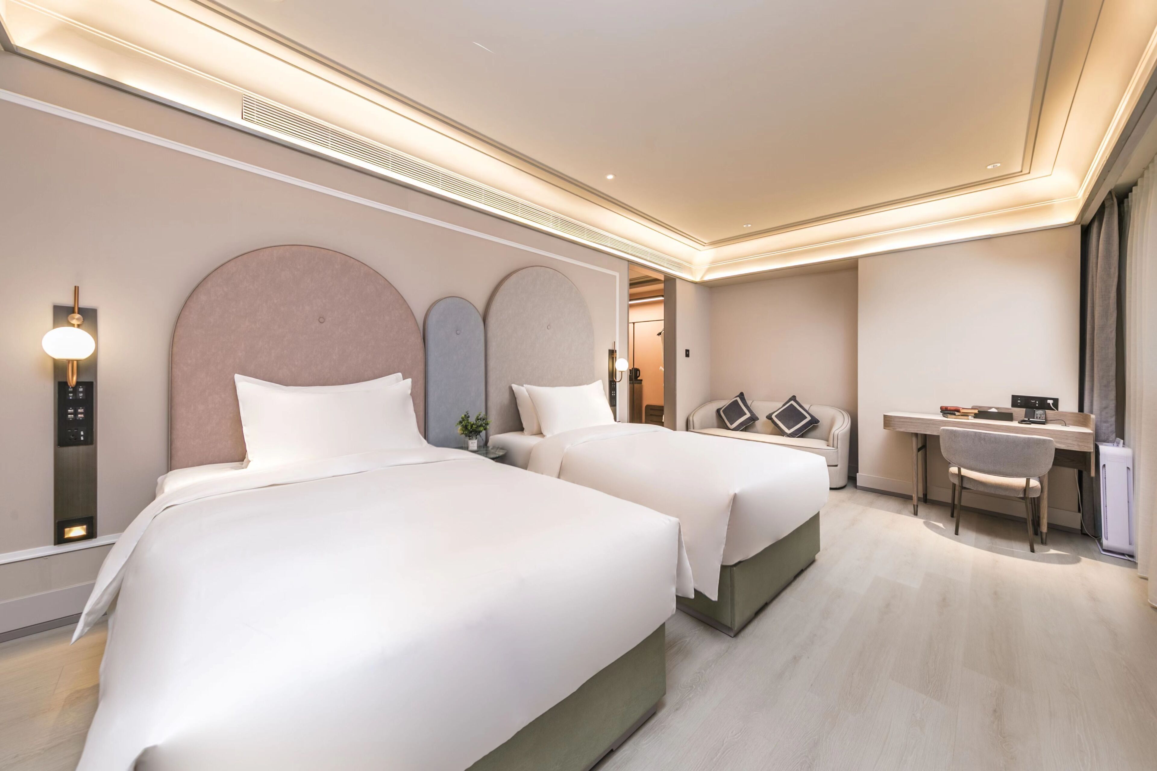 Minibar, in-room safe, iron/ironing board, free WiFi