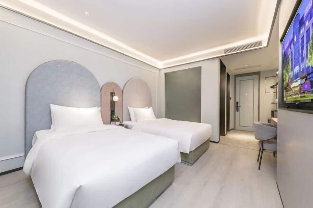 1 bedroom, minibar, in-room safe, iron/ironing board
