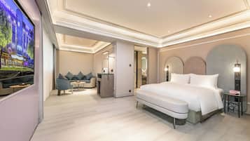 Privilege, Suite, 1 très grand lit | Minibar, coffres-forts dans les chambres, fer et planche à repasser