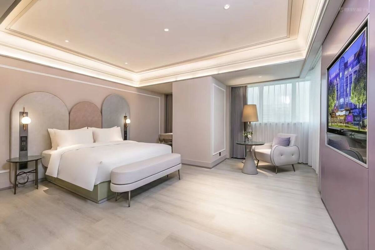 Privilege, Phòng Suite, 1 giường cỡ king | Bộ đồ giường cao cấp, chăn bông, nệm có lớp đệm bông, minibar