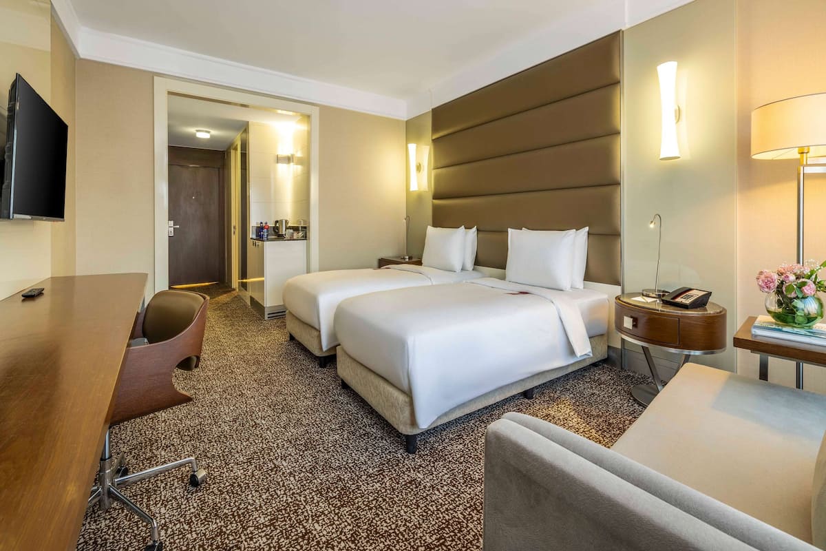 Ropa de cama hipoalergénica, camas Select Comfort y minibar