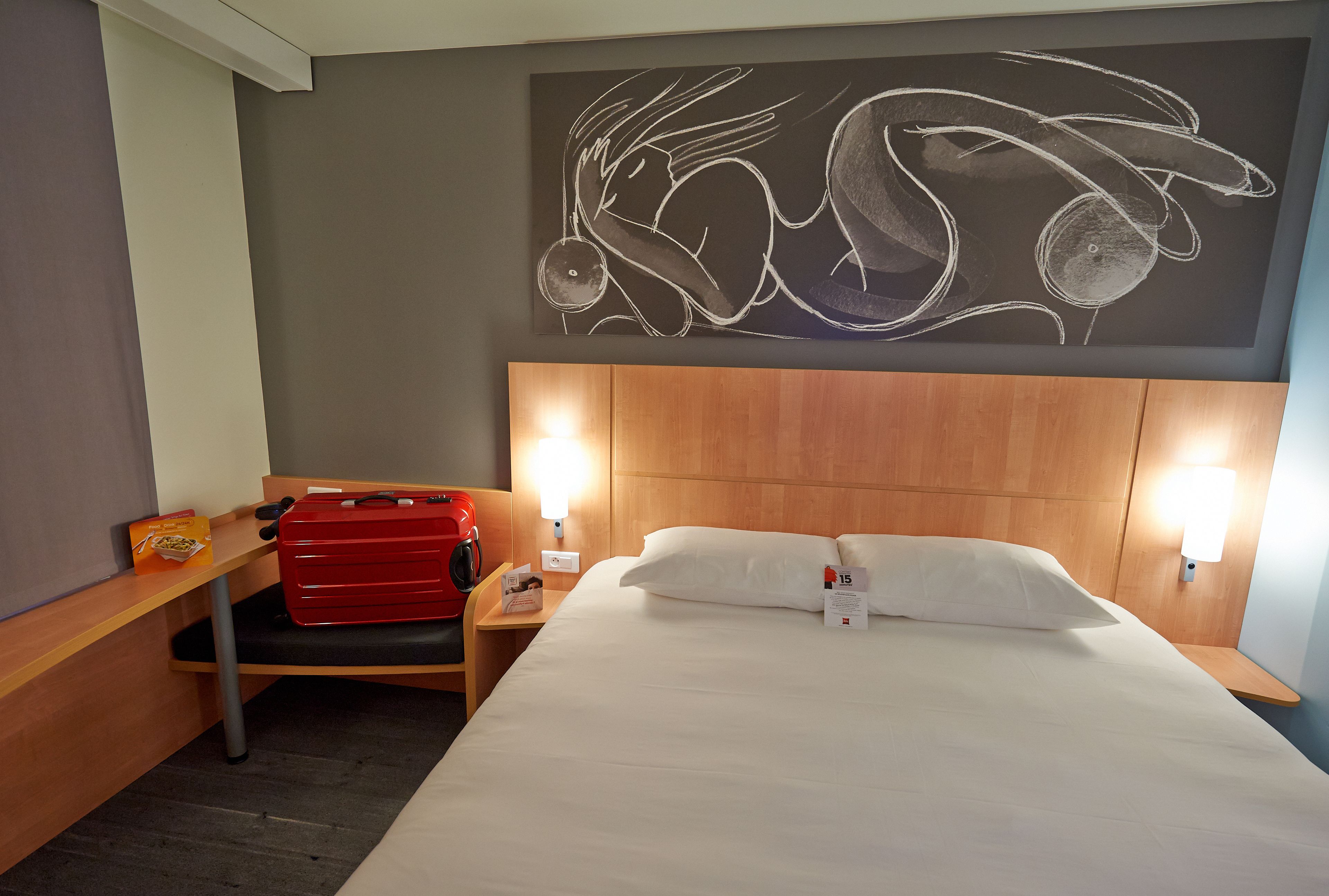 room, 1 double bed | pillow-top beds, soundproofing, iron/ironing board, free wifi