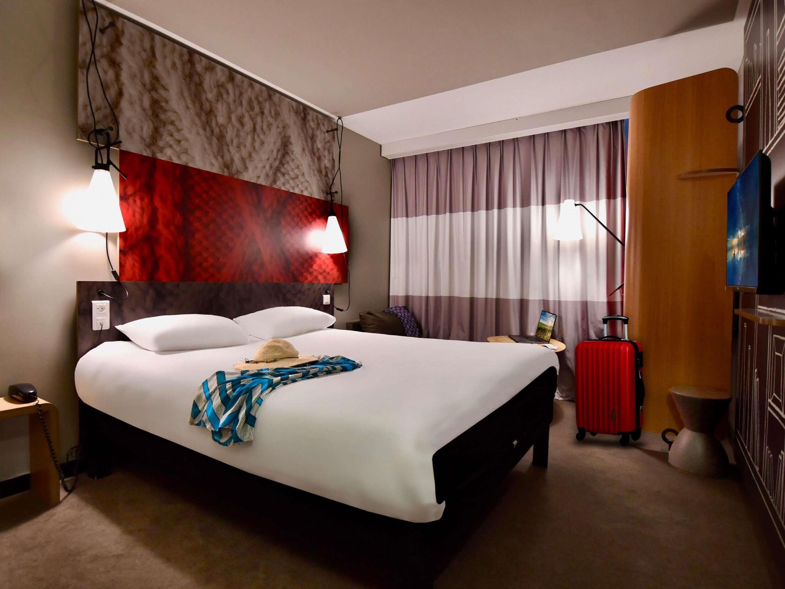 Room, 1 Double Bed | Pillowtop beds, soundproofing, iron/ironing board, free WiFi