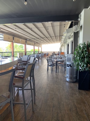 2 bars/lounges - Petion-ville (Petionville)