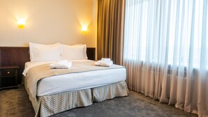 Suite | Minibar, pengeskab på værelset, skrivebord, strygejern/strygebræt