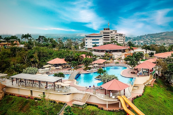 Pemandangan dari properti