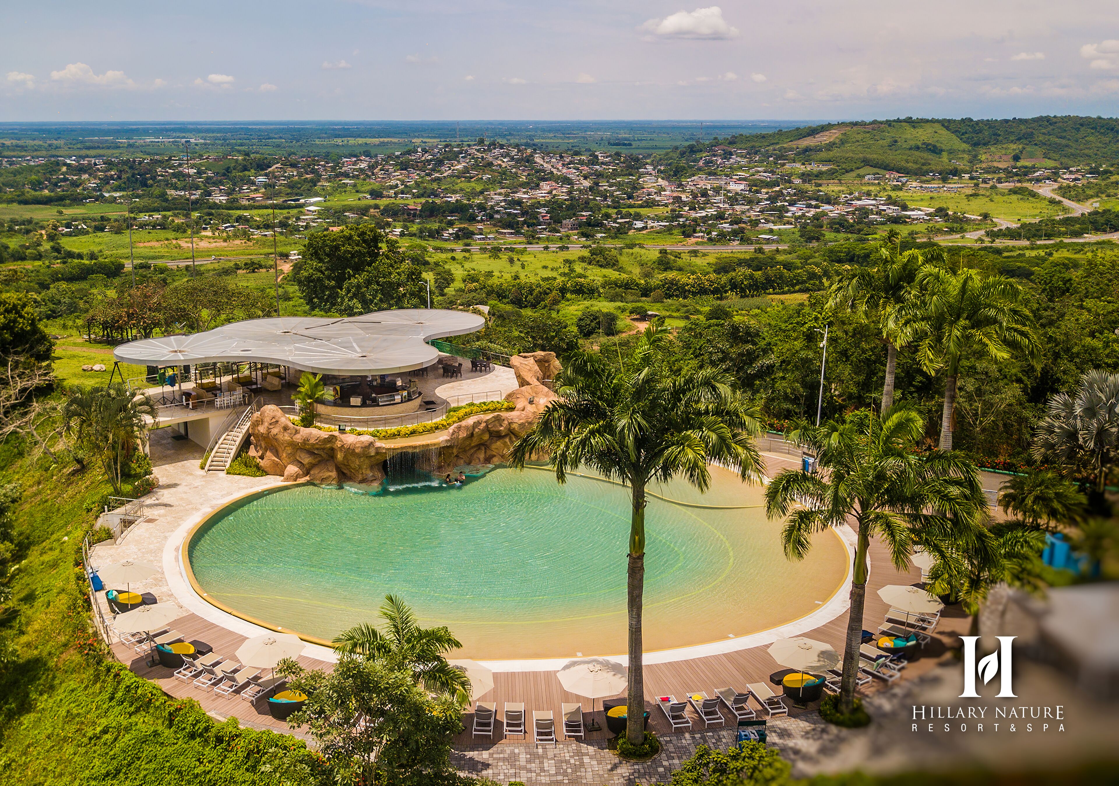 3 outdoor pools, sun loungers