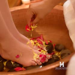 Couples treatment room(s), sauna, hot tub, steam room, body treatments