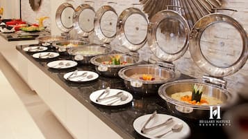 Free daily buffet breakfast
