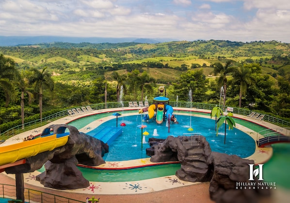 3 outdoor pools, pool loungers