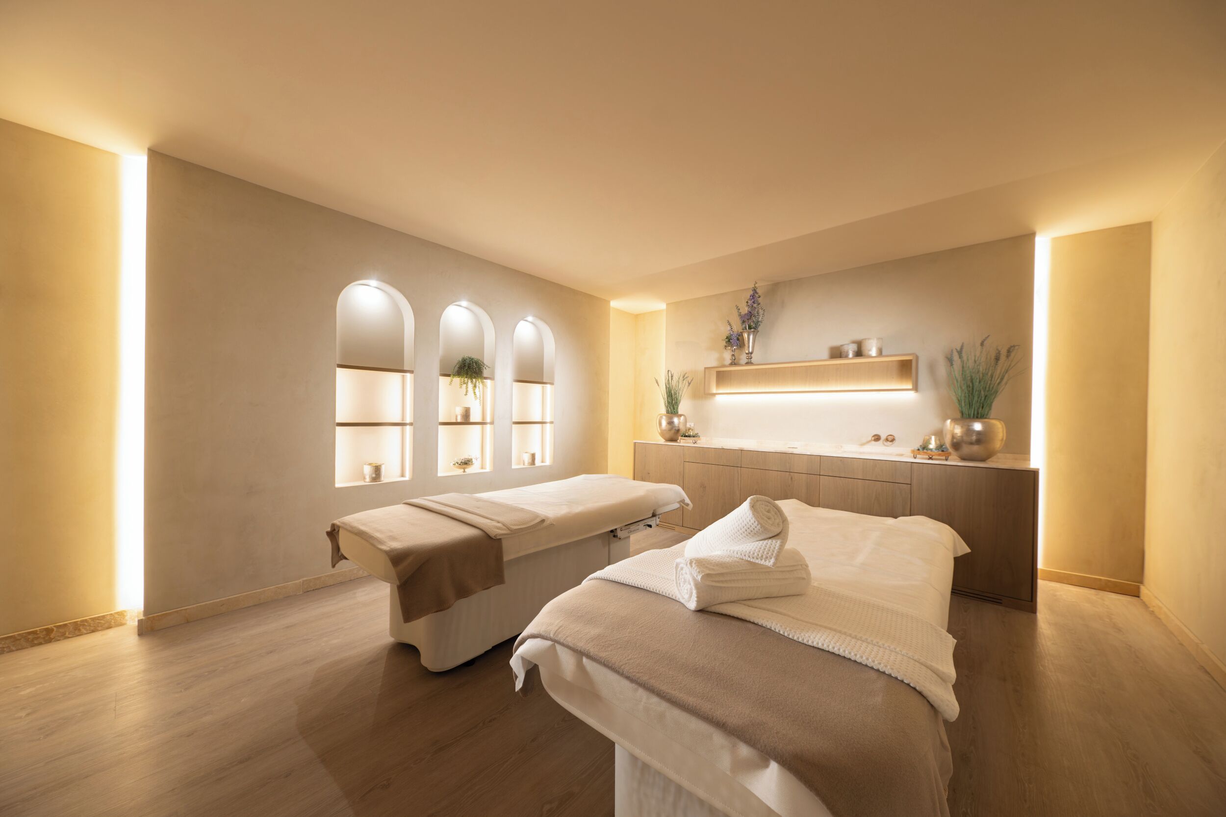 couples treatment room(s), sauna, hot springs/mineral springs