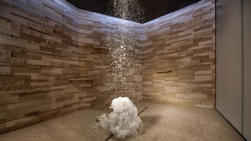 Behandlungsräume für Paare, Sauna, Thermalbad/Mineralquelle