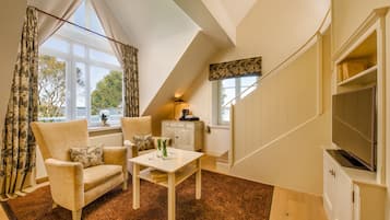 标准房 (Fjord Gallery Double Room) | 防过敏的被褥、迷你吧、客房内保险箱、特色家居