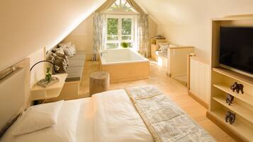 Förde Maisonette Suite | Allergikerbettwaren, Minibar, Zimmersafe, individuell eingerichtet