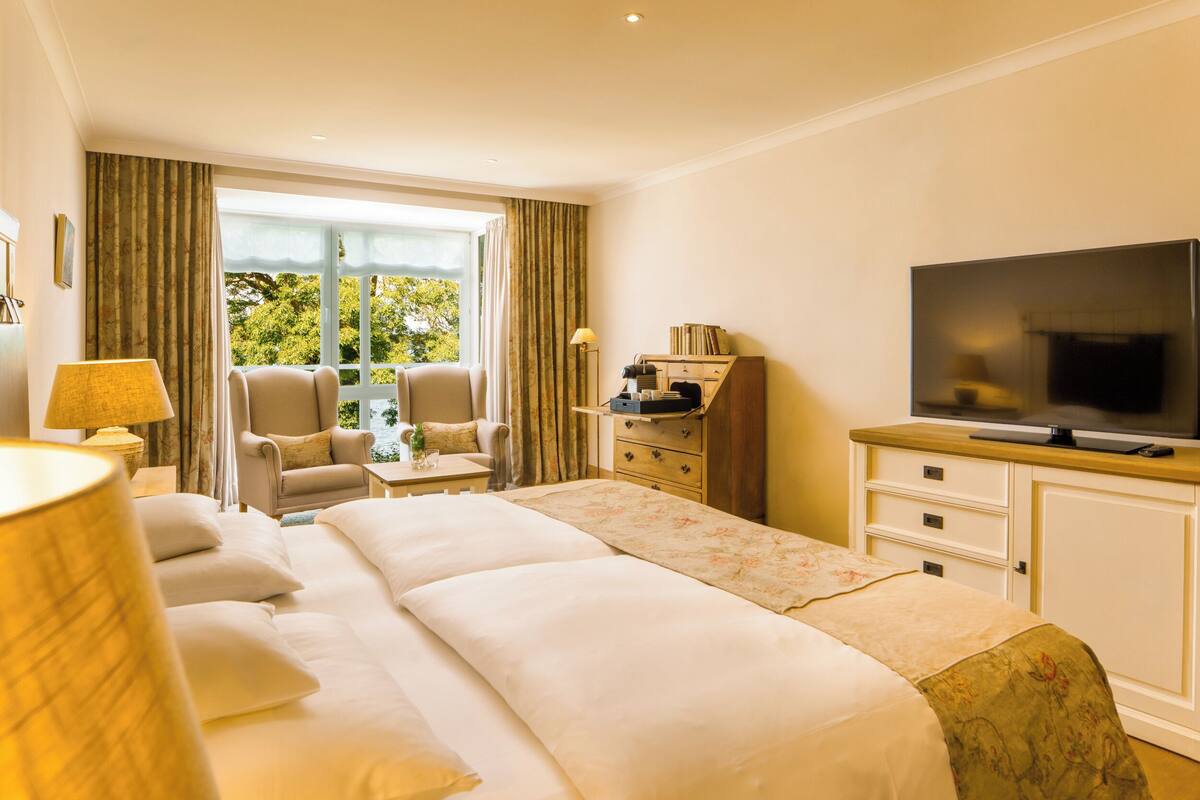 Double Room Fjord View | Hypo-allergenic bedding, minibar, in-room safe, desk