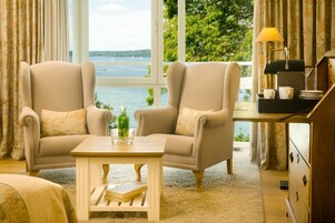 Ropa de cama hipoalergénica y minibar 