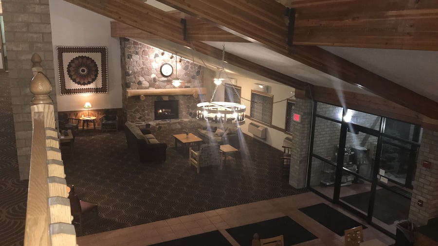 Boarders Inn & Suites by Cobblestone Hotels - Wautoma