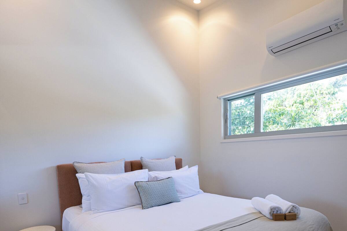 Apartamento premium, 2 quartos | Roupas de cama premium, edredons de pluma, camas com colchões pillow-top