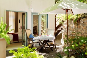 Standard Room | Egyptian cotton sheets, Select Comfort beds, in-room safe - Alta Bay (Cape Town)