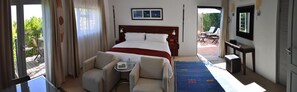 Deluxe Suite | Egyptian cotton sheets, Select Comfort beds, in-room safe - Alta Bay (Cape Town)