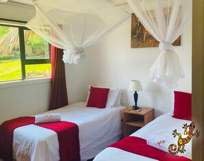 Cabane Luxe, plusieurs lits, salle de bains attenante, vue fleuve