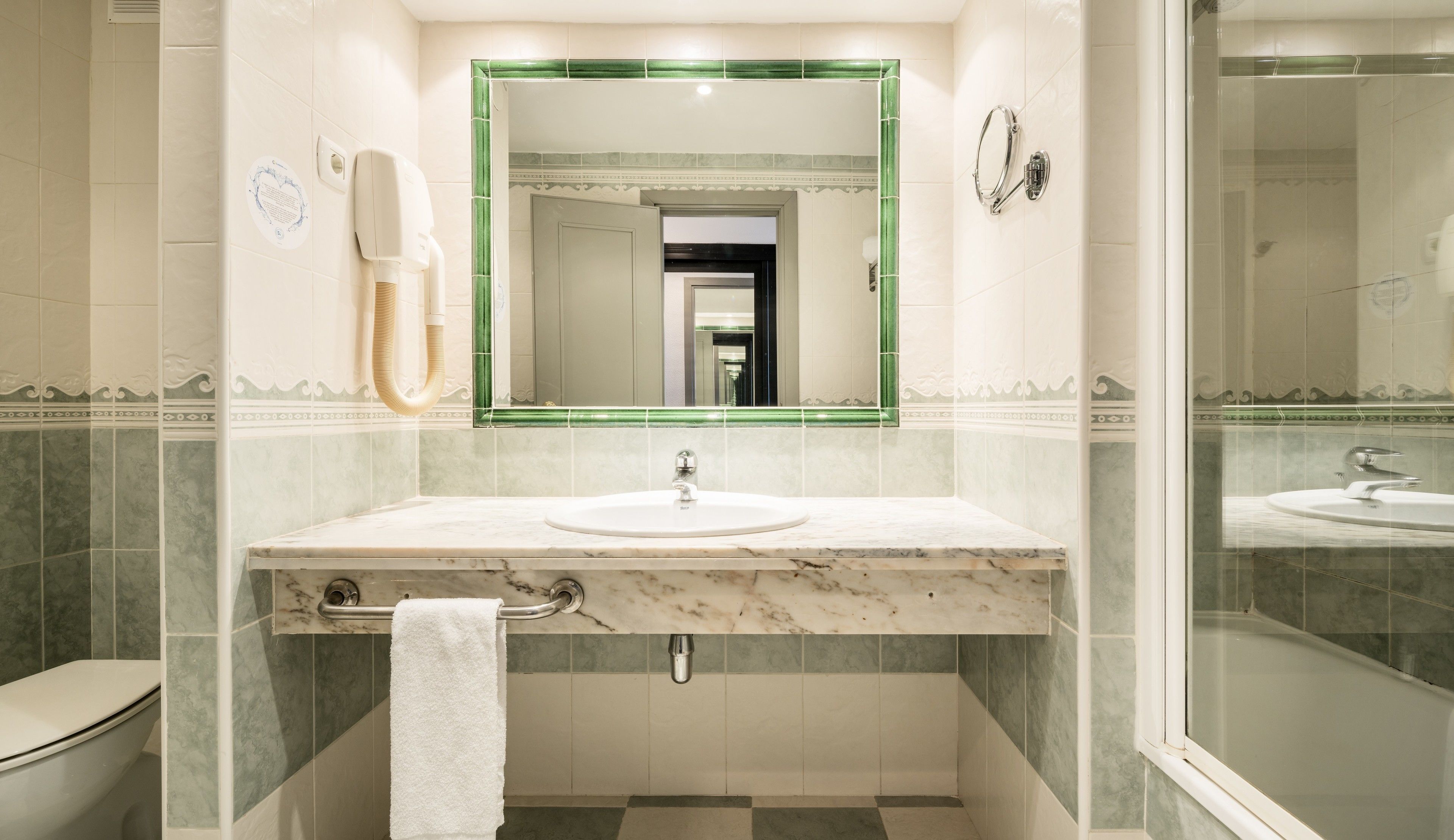 Photo - Hotel Ilunion Las Lomas