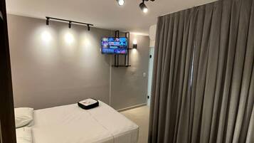 Iron/ironing board, free WiFi, bed sheets