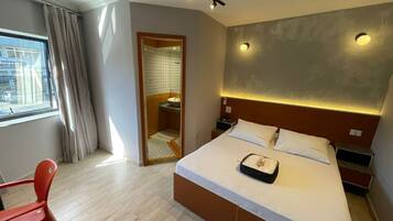 Quarto Casal Plus | Silitysrauta/-lauta, ilmainen Wi-Fi, vuodevaatteet
