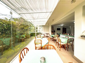 Free daily buffet breakfast  - VELINN Pousada Chateau do Luar Prime (Campos do Jordão)