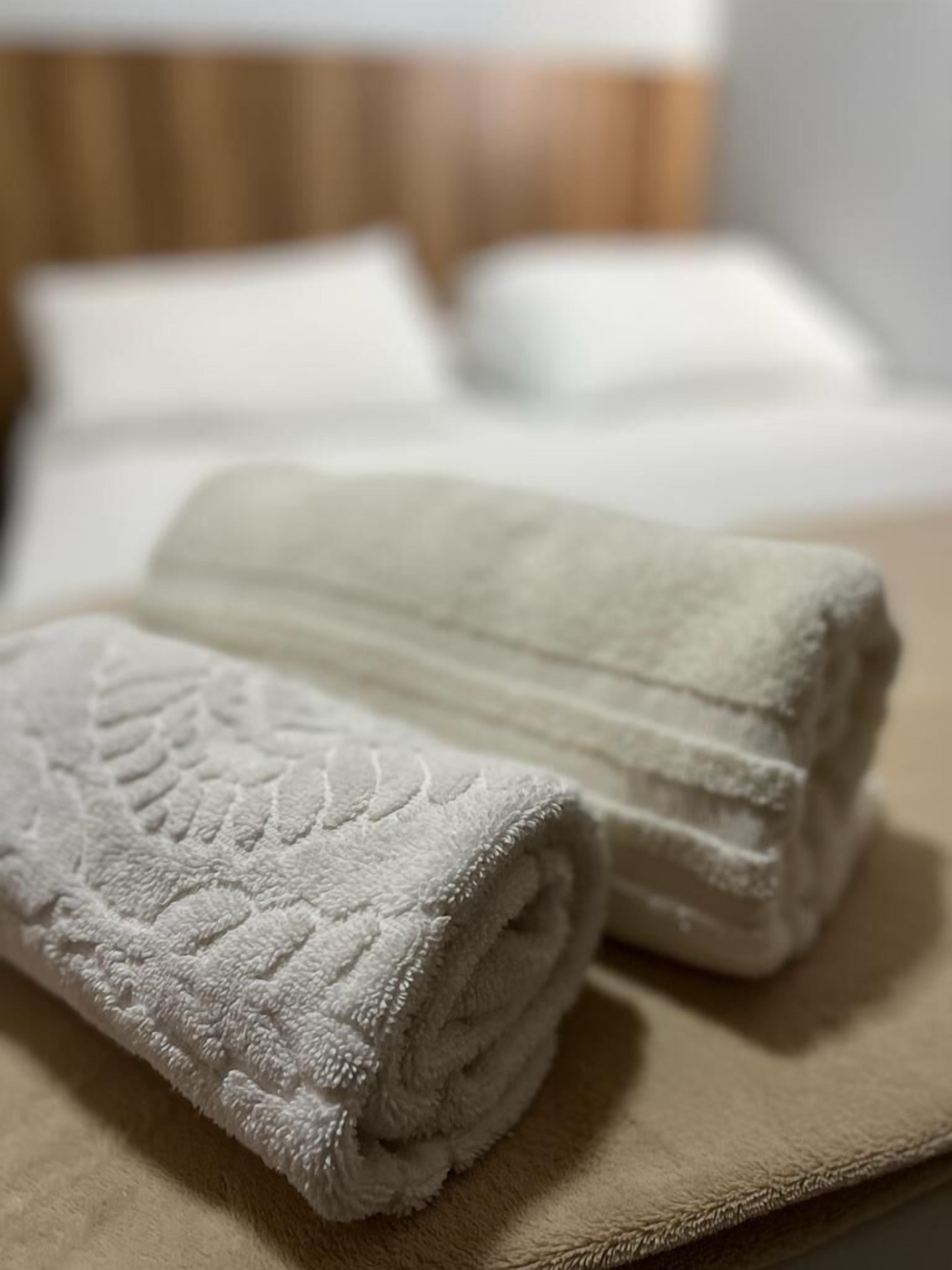 executive triple room | bathroom | shower, free toiletries, towels