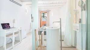 Geluiddichte muren, gratis wifi, beddengoed
