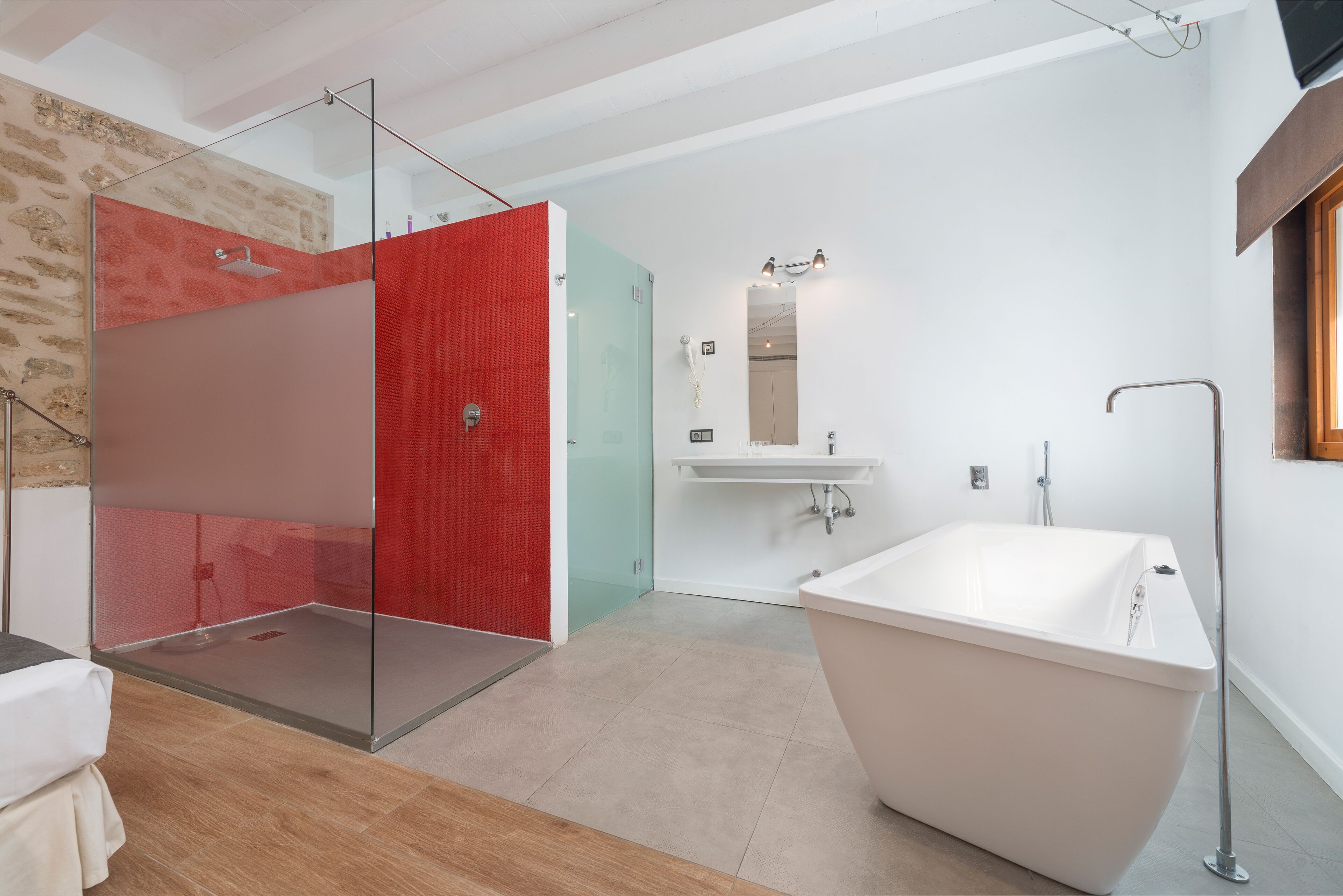 deluxe room | bathroom | hair dryer, towels