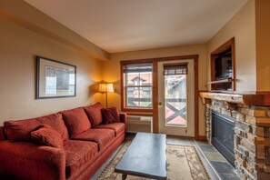 Studio | Living area