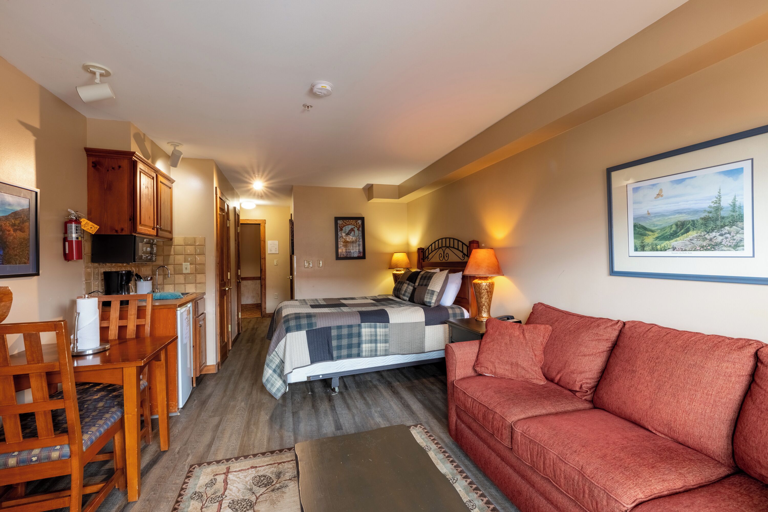 studio | iron/ironing board, free wifi, bed sheets