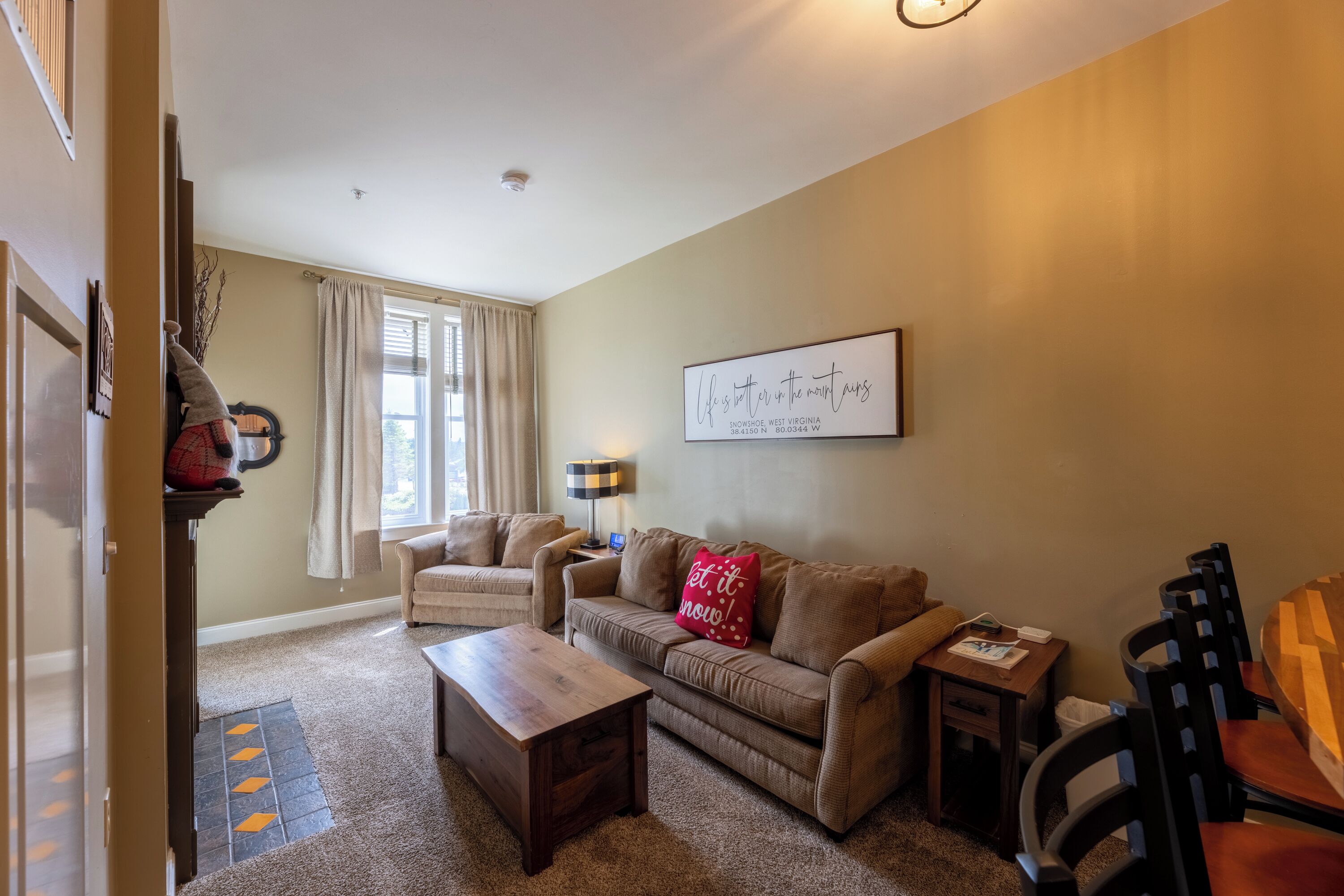 classic condo | living area | tv