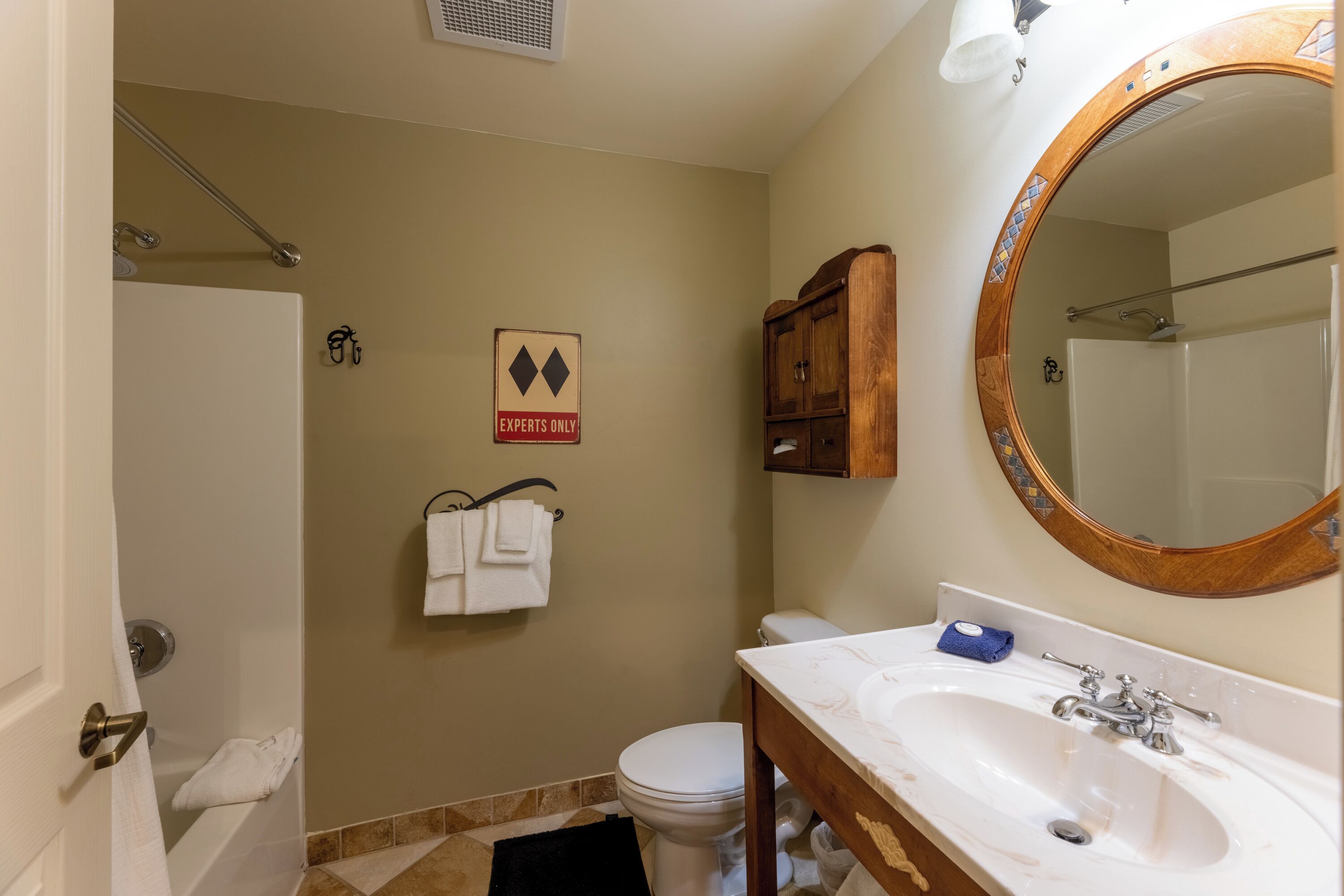 classic condo | bathroom | hair dryer, towels