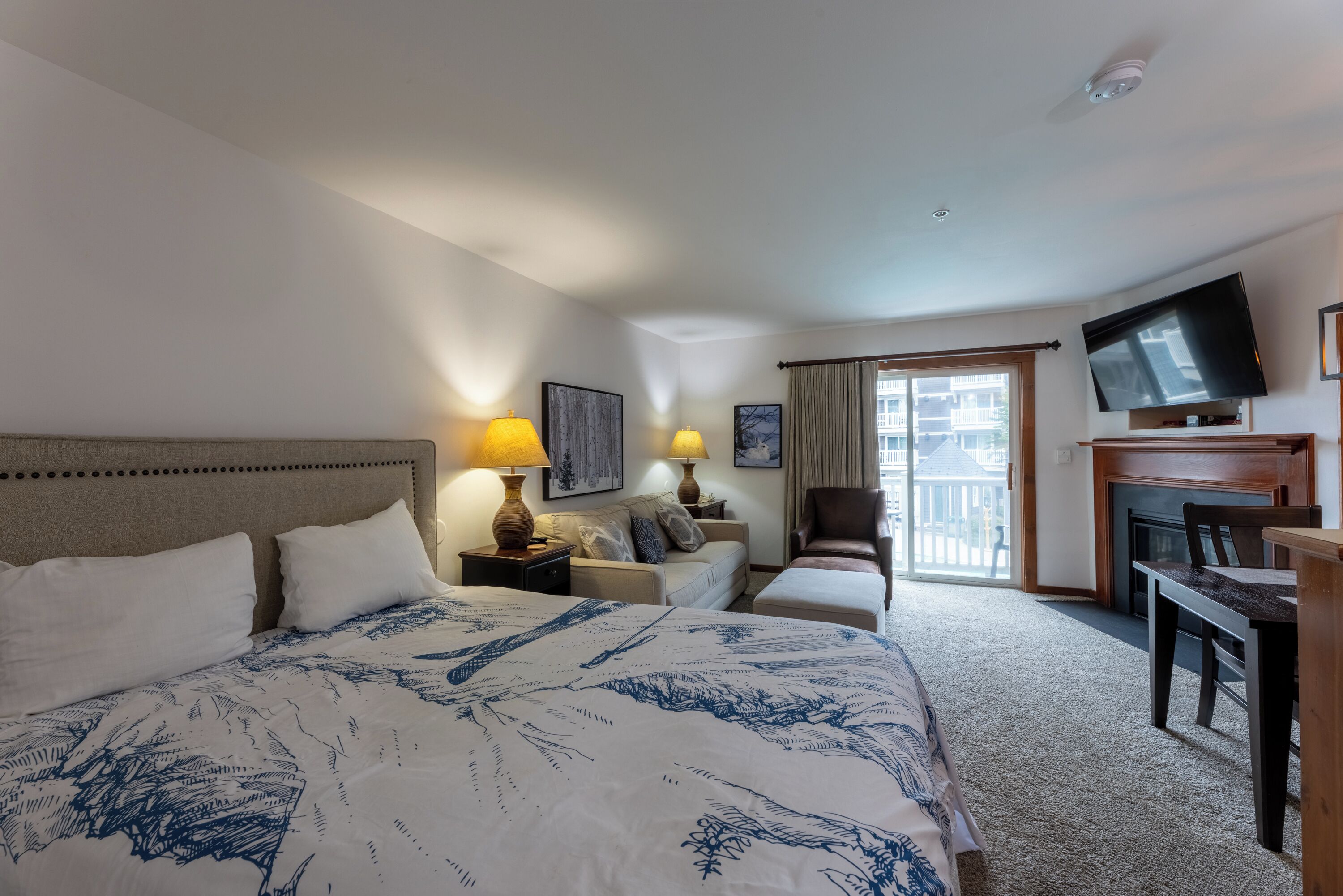 studio | individually decorated, individually furnished, free wifi, bed sheets